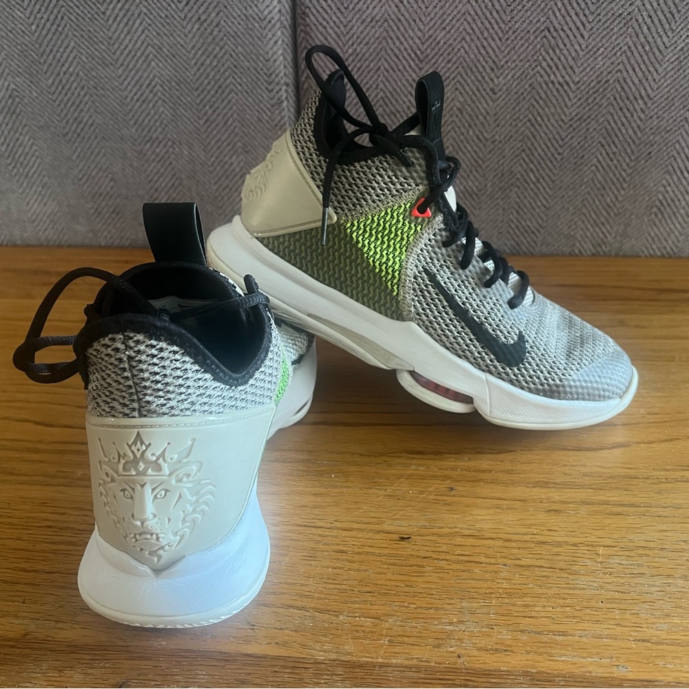 Basketball shoes - Gray, Beige, and Black